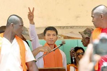 Le gouvernement malgache contre-attaque : Le maire d’Antanarivo destitué