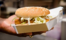 Insolite : A 8 ans, il conduit le van de son père... pour un burger Insolite : A 8 ans, il conduit le van de son père... pour un burger