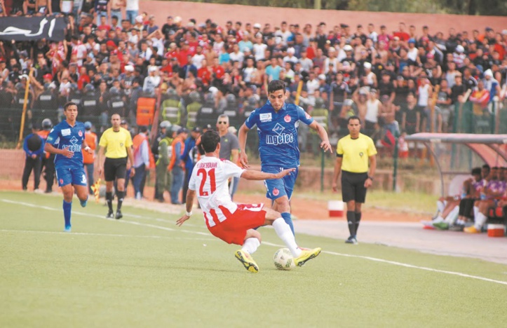 Le WAC prend la poudre d’escampette et bombe le torse Le WAC prend la poudre d’escampette et bombe le torse
