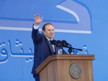 Il a fait construire l’autoroute Est-Ouest tout en barricadant ses frontières avec le Maroc Il a fait construire l’autoroute Est-Ouest tout en barricadant ses frontières avec le Maroc