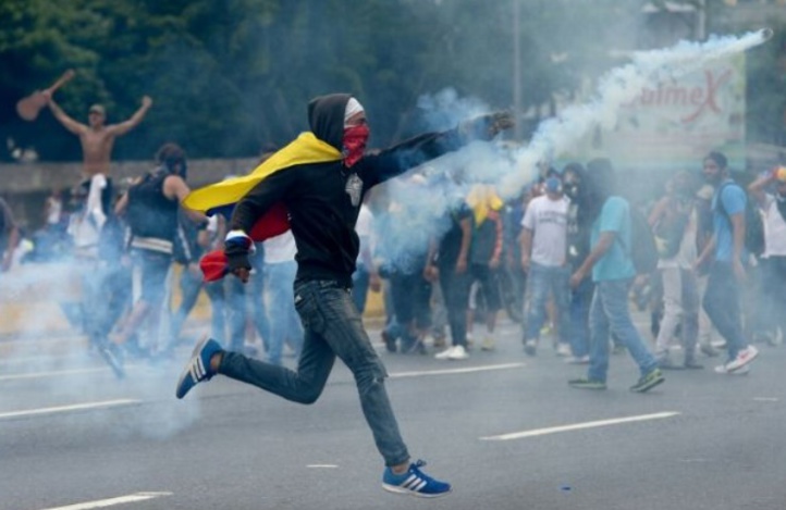 Poursuite des manifestations anti-Maduro et des affrontements Poursuite des manifestations anti-Maduro et des affrontements