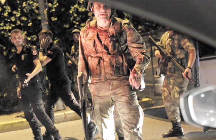 Ankara dénonce l'asile accordé en Allemagne à des militaires turcs Ankara dénonce l'asile accordé en Allemagne à des militaires turcs