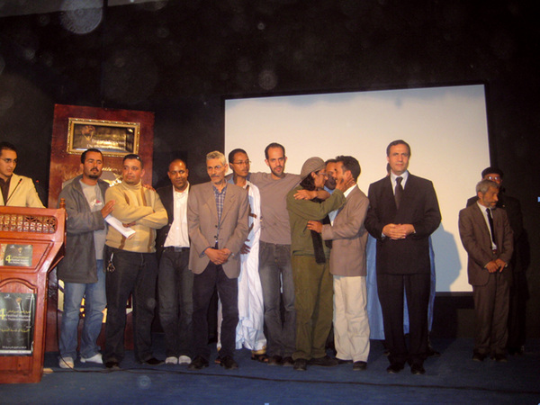 Clôture du Festival régional du théâtre hassani à Dakhla : Le théâtre au service du patrimoine hassani Clôture du Festival régional du théâtre hassani à Dakhla : Le théâtre au service du patrimoine hassani