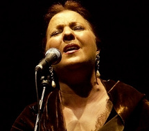 Carmen Linares présente sa nouvelle création «Verso a Verso» au Théâtre national Mohammed V : Hommage à la poésie Carmen Linares présente sa nouvelle création «Verso a Verso» au Théâtre national Mohammed V : Hommage à la poésie