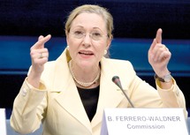 Conférence de presse de Benita Ferrero Waldner à Bruxelles