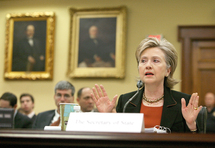 A six semaines des législatives libanaises : Hillary Clinton fait escale à Beyrouth A six semaines des législatives libanaises : Hillary Clinton fait escale à Beyrouth