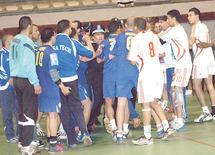 Gros soucis pour petite balle : Le handball national dans de beaux draps Gros soucis pour petite balle : Le handball national dans de beaux draps