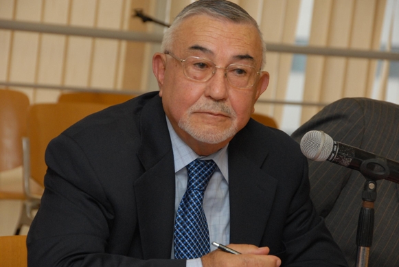 Abdelouahed Radi face à la presse : «Le scrutin du 12 juin est un examen pour la légitimité des institutions élues» Abdelouahed Radi face à la presse : «Le scrutin du 12 juin est un examen pour la légitimité des institutions élues»