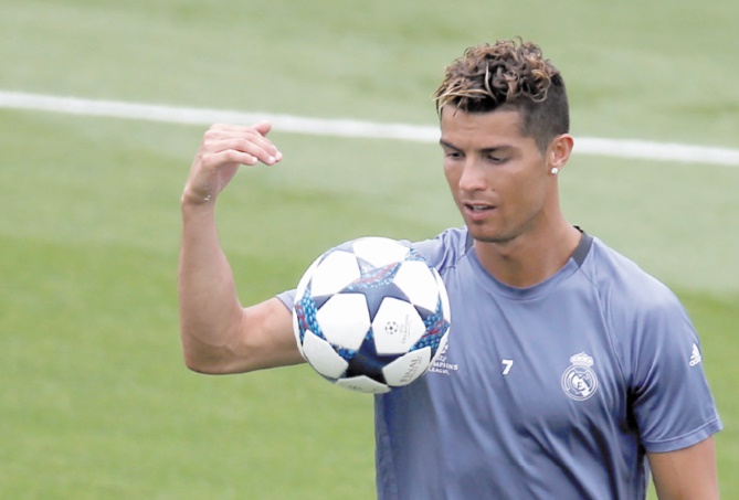 Cristiano Ronaldo Finale avec vue sur le Ballon d'Or Cristiano Ronaldo Finale avec vue sur le Ballon d'Or