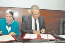 Pour une administration écologiquement responsable : Mohamed Ben Abdelkader et Nezha El Ouafi en première ligne Pour une administration écologiquement responsable : Mohamed Ben Abdelkader et Nezha El Ouafi en première ligne