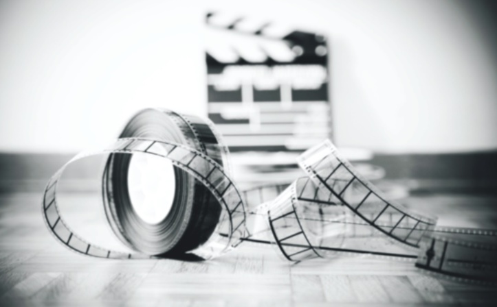 Deux écrans et du noir Deux écrans et du noir