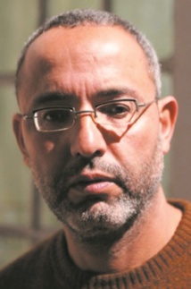 Deux écrans et du noir Deux écrans et du noir