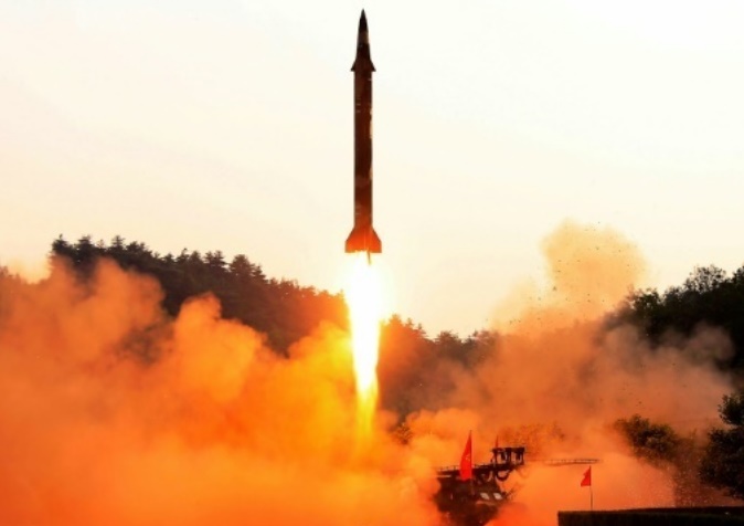 La Corée du Nord tire une volée de missiles sol-mer La Corée du Nord tire une volée de missiles sol-mer