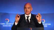 Infantino félicite Ronaldo et Messi Infantino félicite Ronaldo et Messi