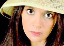 L'humoriste franco-marocaine en tournée en France : Sophia Aram «a du plomb dans la tête» L'humoriste franco-marocaine en tournée en France : Sophia Aram «a du plomb dans la tête»