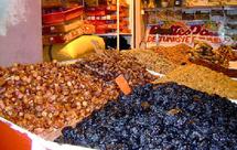 L'approvisionnement en produits alimentaires au centre d'une réunion de coordination : Les étals bien achalandés à Marrakech L'approvisionnement en produits alimentaires au centre d'une réunion de coordination : Les étals bien achalandés à Marrakech