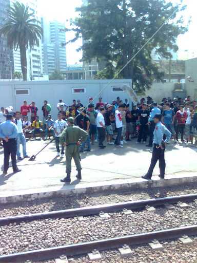 Sous surveillance policière, les billets du stade mis en vente à Casa-Port : Les supporters de l’ASFAR cueillis à la gare Sous surveillance policière, les billets du stade mis en vente à Casa-Port : Les supporters de l’ASFAR cueillis à la gare