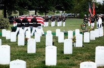 Selon Stanley McChrystal, la stratégie américaine en Afghanistan doit changer Selon Stanley McChrystal, la stratégie américaine en Afghanistan doit changer