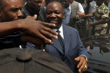 Présidentielle gabonaise : Victoire d'Ali Ben Bongo sur fond de violences Présidentielle gabonaise : Victoire d'Ali Ben Bongo sur fond de violences