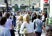 La population mondiale atteint 6,8 milliards d'habitants en 2009 : Les défis démographiques dans le monde La population mondiale atteint 6,8 milliards d'habitants en 2009 : Les défis démographiques dans le monde