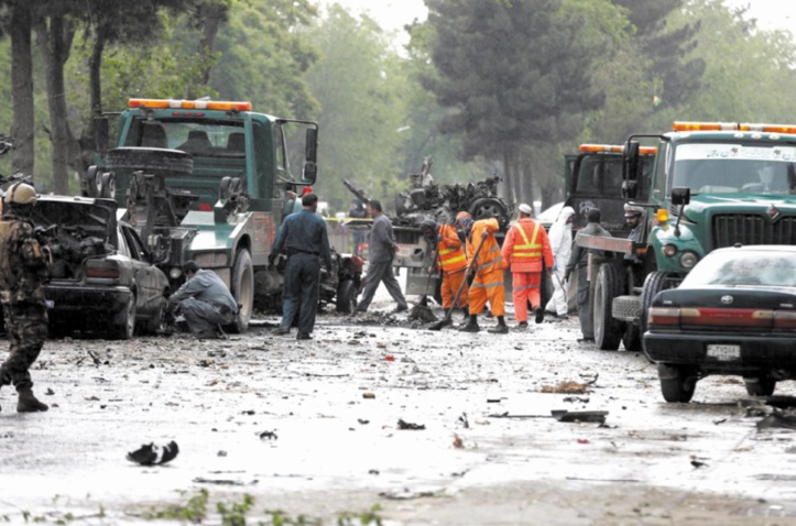 Attaque-suicide contre un convoi de l'Otan en Afghanistan Attaque-suicide contre un convoi de l'Otan en Afghanistan