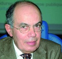 Fathallah Oualalou : Le Maroc avance sur tous les fronts, seul le politique fait exception Fathallah Oualalou : Le Maroc avance sur tous les fronts, seul le politique fait exception