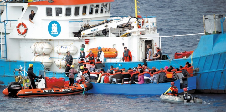 L'Italie durcit le ton contre les ONG qui secourent des migrants L'Italie durcit le ton contre les ONG qui secourent des migrants