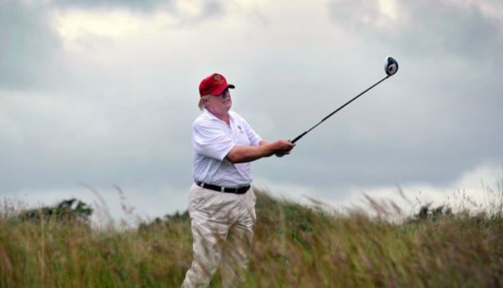 Insolite : Les performances de golfeur de Trump dopées