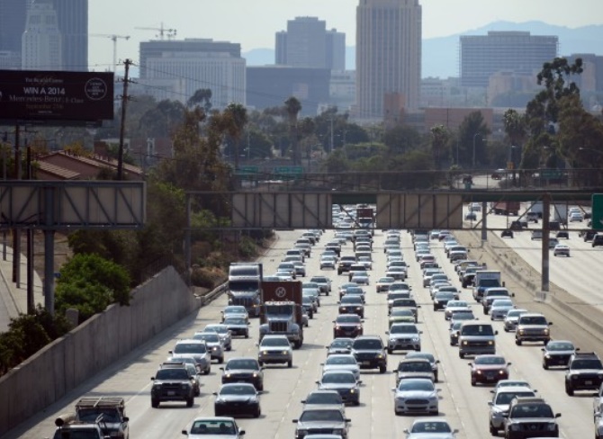 A Los Angeles, peindre les chaussées en blanc contre la chaleur