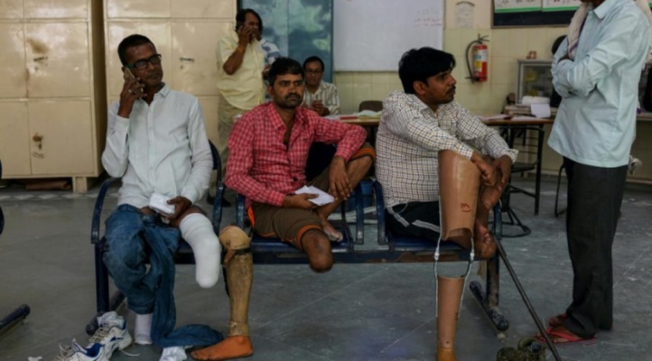 En Inde, des prothèses bon marché remettent les amputés sur pied En Inde, des prothèses bon marché remettent les amputés sur pied