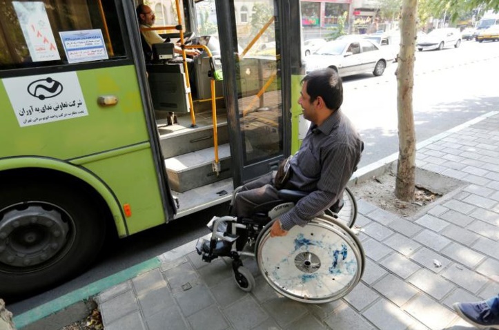 A Téhéran, le parcours du combattant des handicapés