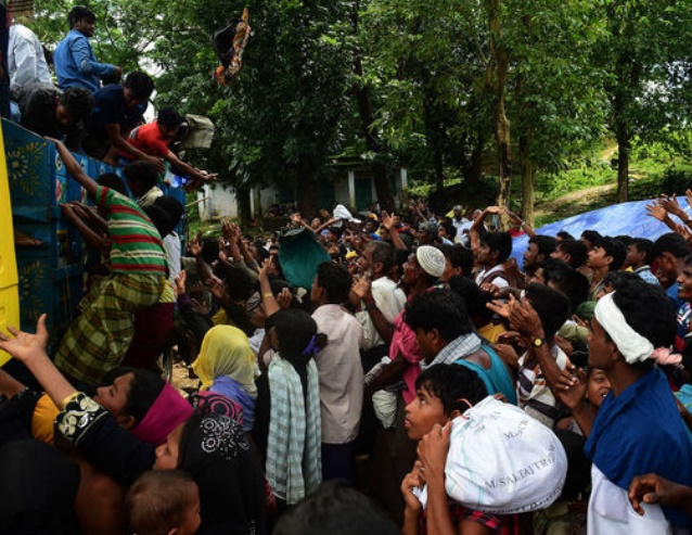 Le Bangladesh submergé par les réfugiés Le Bangladesh submergé par les réfugiés