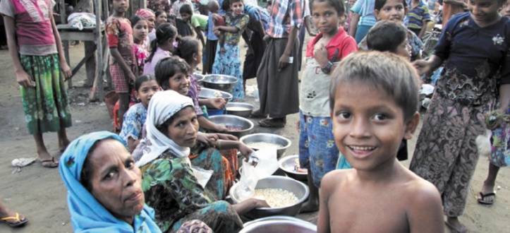 Des attaques compliquent l'aide humanitaire aux réfugiés rohingyas Des attaques compliquent l'aide humanitaire aux réfugiés rohingyas