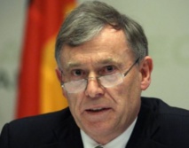 Premier déplacement de Köhler dans la région Premier déplacement de Köhler dans la région