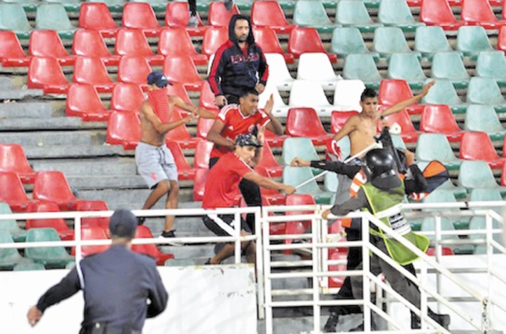 Le hooliganisme est de retour au Complexe Moulay Abdellah Le hooliganisme est de retour au Complexe Moulay Abdellah