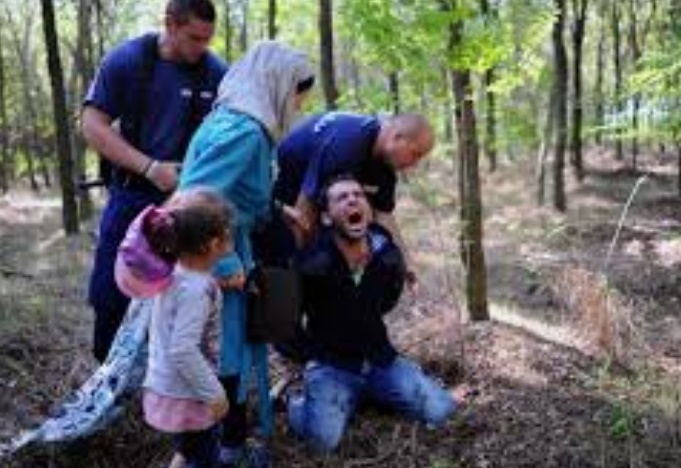 MSF accuse des polices de l'UE de violences contre des mineurs migrants