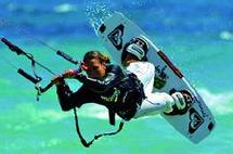 Coupe du monde de kitesurf à Essaouira : Une Fédération Royale en cours de constitution Coupe du monde de kitesurf à Essaouira : Une Fédération Royale en cours de constitution