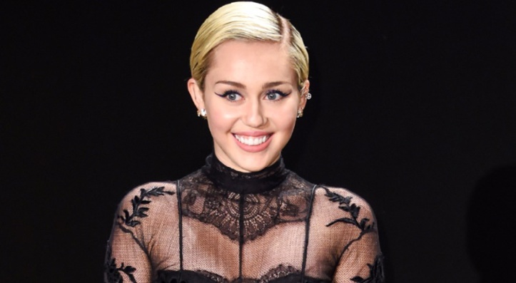 Miley Cyrus est une piètre conductrice Miley Cyrus est une piètre conductrice