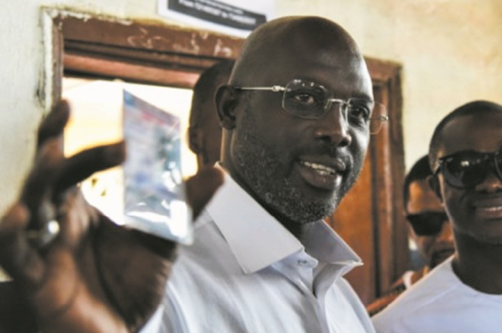 George Weah, l'étoile du foot africain, finaliste de la présidentielle au Liberia George Weah, l'étoile du foot africain, finaliste de la présidentielle au Liberia