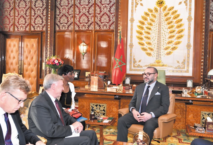 S.M le Roi reçoit l'envoyé personnel du S.G de l'ONU pour le Sahara S.M le Roi reçoit l'envoyé personnel du S.G de l'ONU pour le Sahara