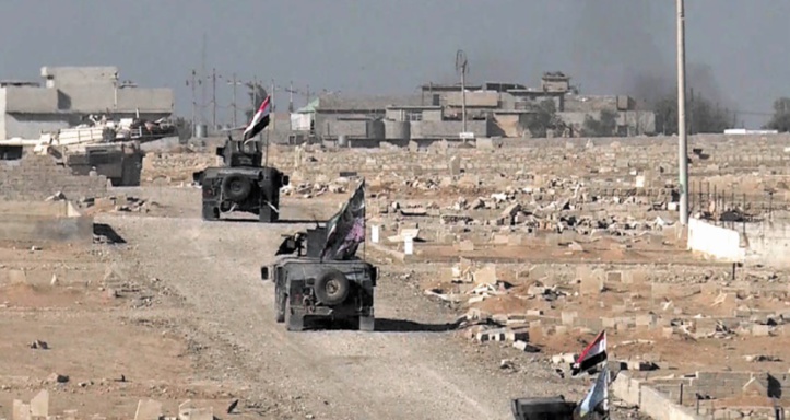 Violentes attaques visant l'EI dans la région de Mossoul Violentes attaques visant l'EI dans la région de Mossoul