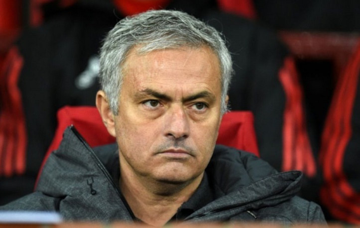 Les fans de United réclament une réunion avec Mourinho Les fans de United réclament une réunion avec Mourinho