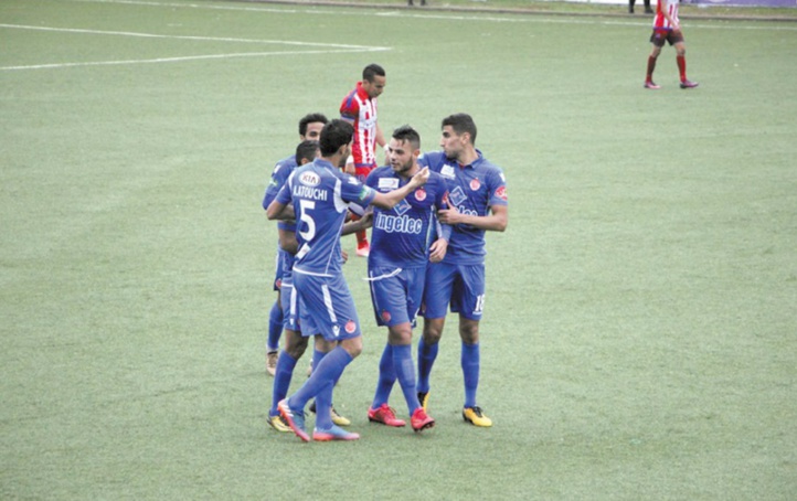 Aoulad, auteur d’un doublé, félicité par ses partenaires. Aoulad, auteur d’un doublé, félicité par ses partenaires.