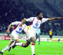 Le Difaâ coiffé au poteau par le Wydad : Le WAC entame du bon pied la dernière ligne droite Le Difaâ coiffé au poteau par le Wydad : Le WAC entame du bon pied la dernière ligne droite