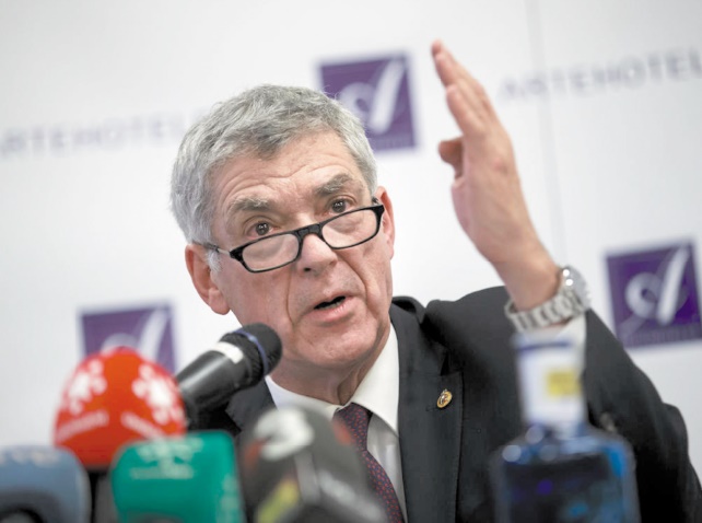 Villar refuse de partir et accuse le gouvernement d'ingérence Villar refuse de partir et accuse le gouvernement d'ingérence