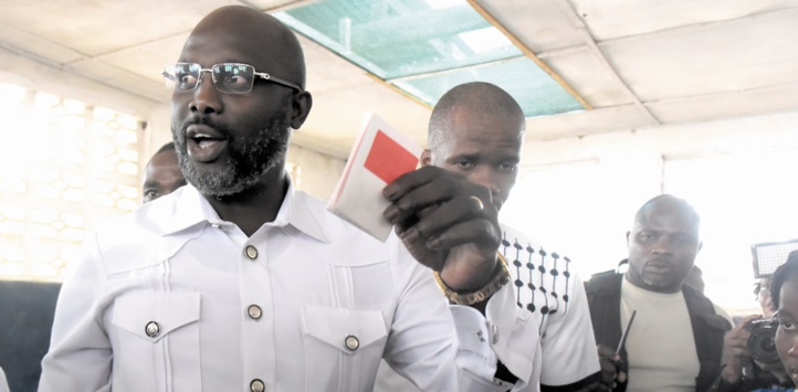 La légende du foot George Weah remporte largement la présidentielle au Liberia