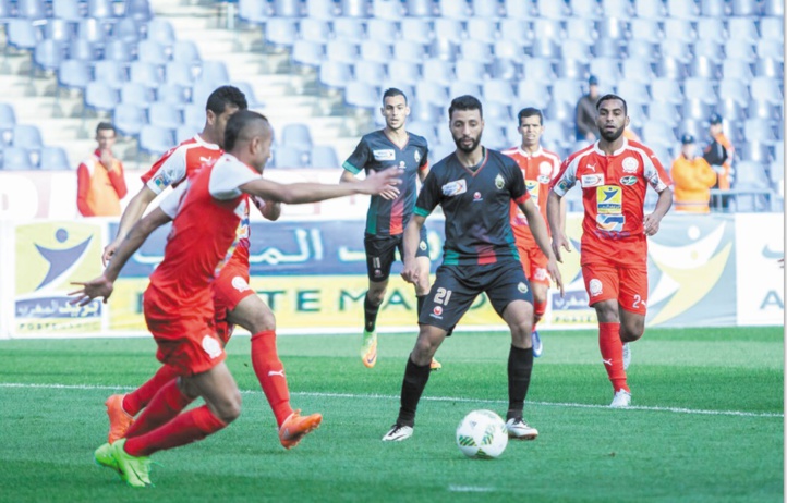 Les clubs marocains de football passeront en SOS en août prochain