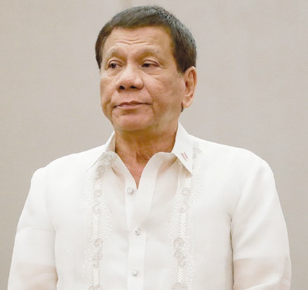 Insolite : Mâcher du chewing-gum soulage le dos du président philippin