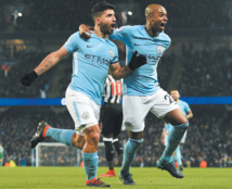 Le triplé d'Agüero remet City sur les rails