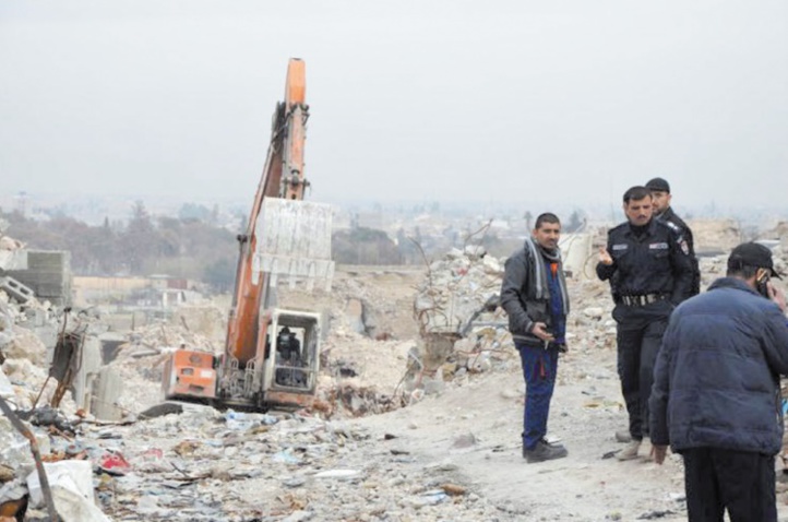 Dans le vieux Mossoul, les corps de jihadistes empoisonnent la vie des habitants